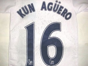 画像1: 子供用 K077 マンチェスターシティーAWAY KUN AGUERO*16 アグエロ 白 ゲームシャツ パンツ付 /サッカー/オーダーメイド/ネーム作成/通販/キッズ/ジュニア/子供用/大人用/オリジナル