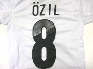 画像1: 子供用 K031 ドイツHOME OZIL*8 エジル 白 2012 ゲームシャツ パンツ付 /サッカー/オーダーメイド/ネーム作成/通販/キッズ/ジュニア/子供用/大人用/オリジナル 