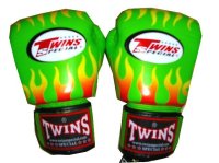 新品 正規 TWINS 本格ボクシンググローブ FIRE 緑 /ボクシング/ムエタイ/本革製/グローブ