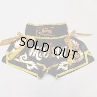 新品 サテン 83 LUMPINI ボクシングパンツ S/M/L/XL 選択 黒金黄リボン /ボクシング/ムエタイ/トランクス/通販/大人用/キッズ用/ジュニア/子供用