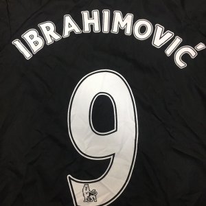 画像1: 子供用 K030 マンチェスターAWAY IBRAHIMOVIC*9 イブラヒモビッチ 黒シボレー 16 ゲームシャツ パンツ付