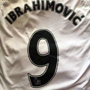 画像1: 大人用 A039 マンチェスターAWAY IBRAHIMOVIC*9 イブラヒモビッチ 長袖 14 白  ゲームシャツ パンツ付 サッカー ユニフォーム