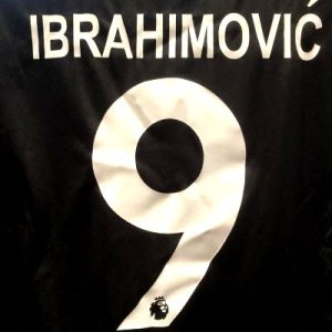 画像1: 子供用 K030 マンチェスターAWAY IBRAHIMOVIC*9 イブラヒモビッチ 18 黒 ゲームシャツ パンツ付