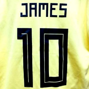 画像1: 大人用 A149 コロンビア JAMES*10 ハメス・ロドリゲス 黄 18 ゲームシャツ パンツ付