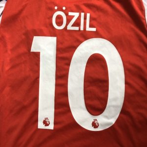 画像1: 子供用 K006 アーセナル OZIL*10 エジル 赤 18 ゲームシャツ パンツ付 /サッカー/オーダーメイド/ネーム作成/通販/キッズ/ジュニア/子供用/大人用/オリジナル