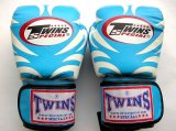 画像: 新品 正規 TWINS 本格ボクシンググローブ TATOO 水色 /ボクシング/ムエタイ/本革製/グローブ